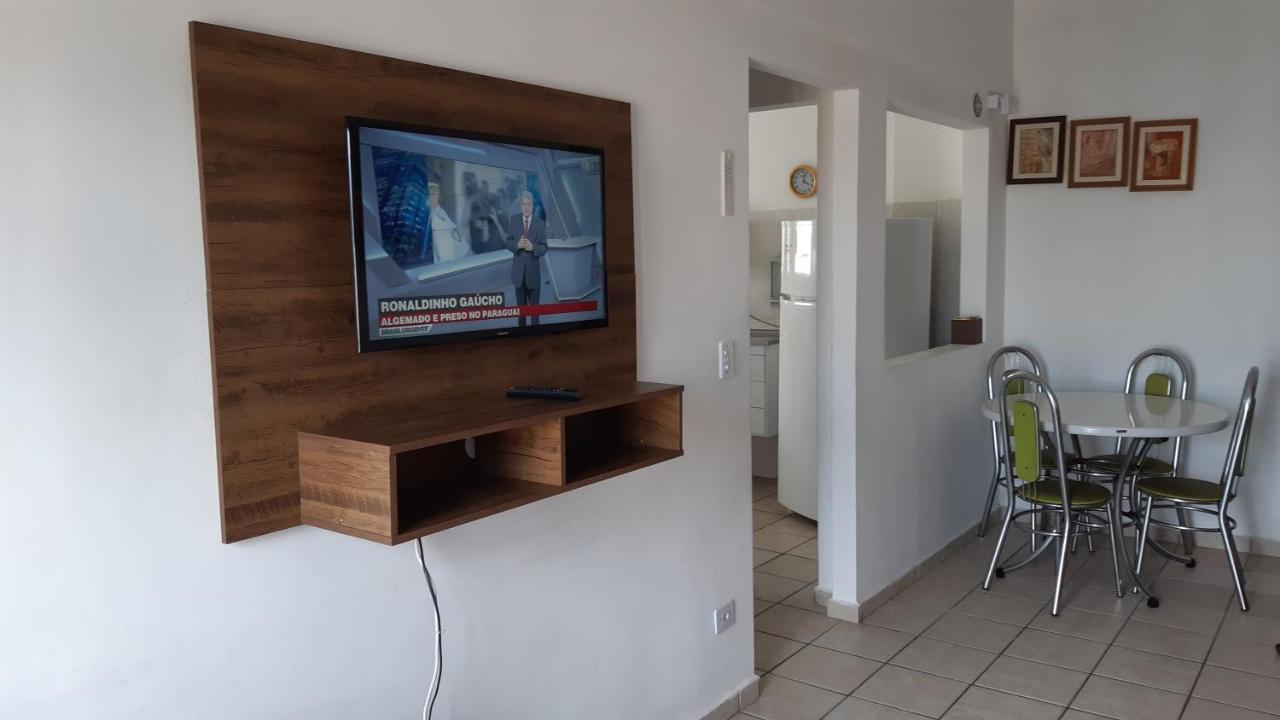 500M Da Praia, Predio Cm Piscina, 1Garagem, Wi-Fi 300 Mbps, Centro De Guaruja, Proximo A Praia E Comercio, Horarios Check-In E Check-Out Flexiveis, Churrasqueira, Daire Dış mekan fotoğraf